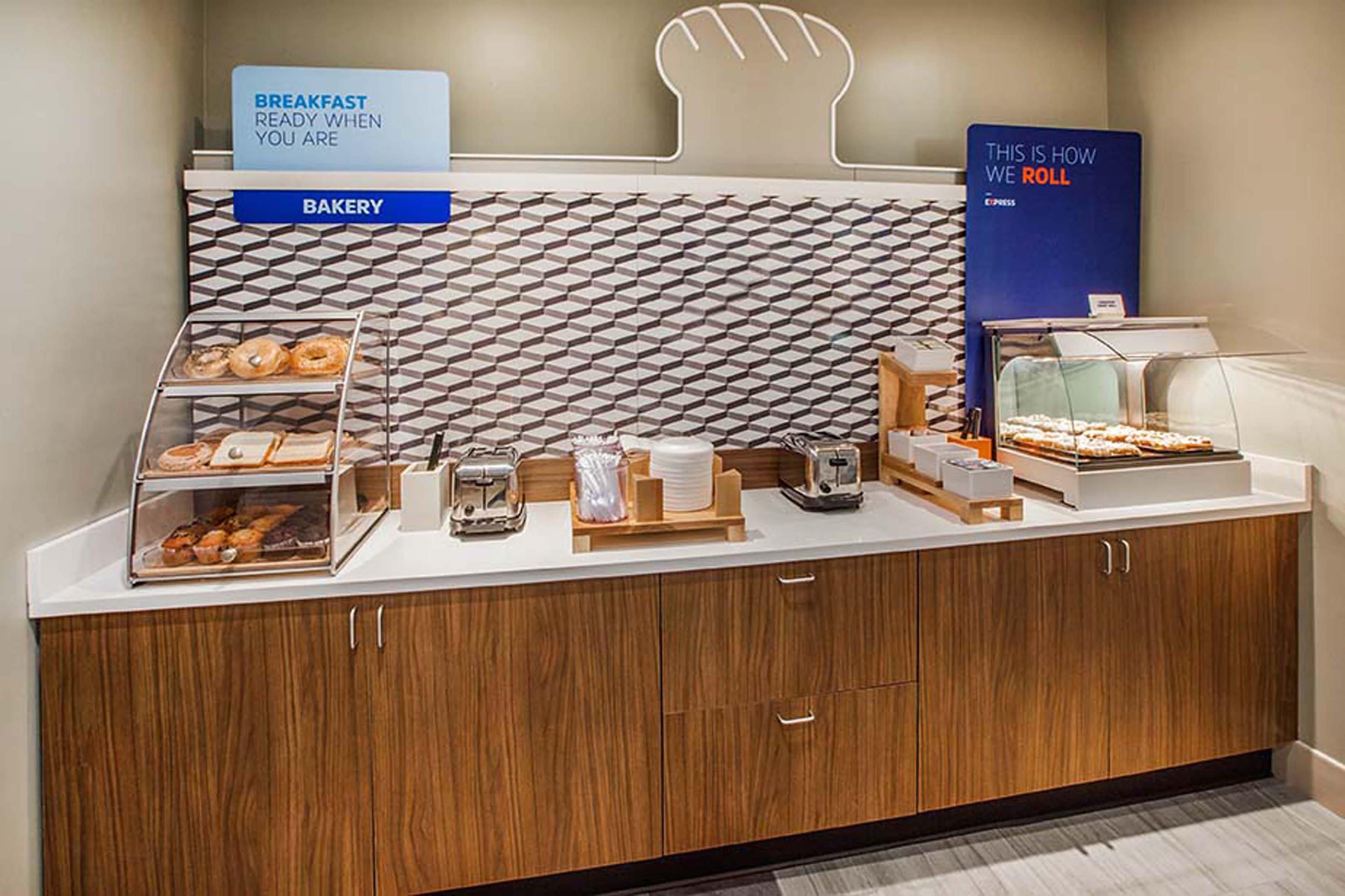 Express & Waukegan/gurnee By Ihg 2* Waukegan