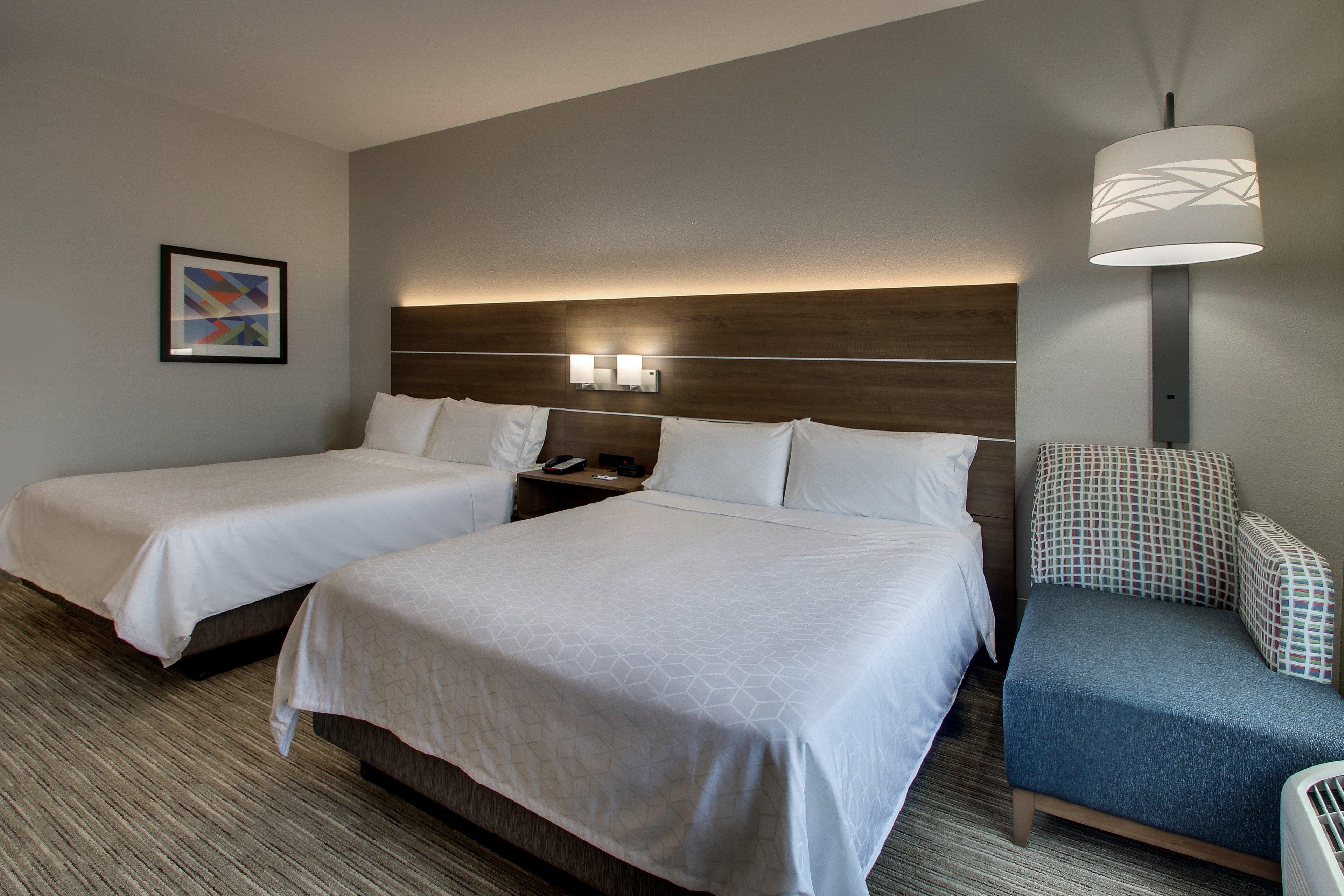 Express & Waukegan/gurnee By Ihg Hotel