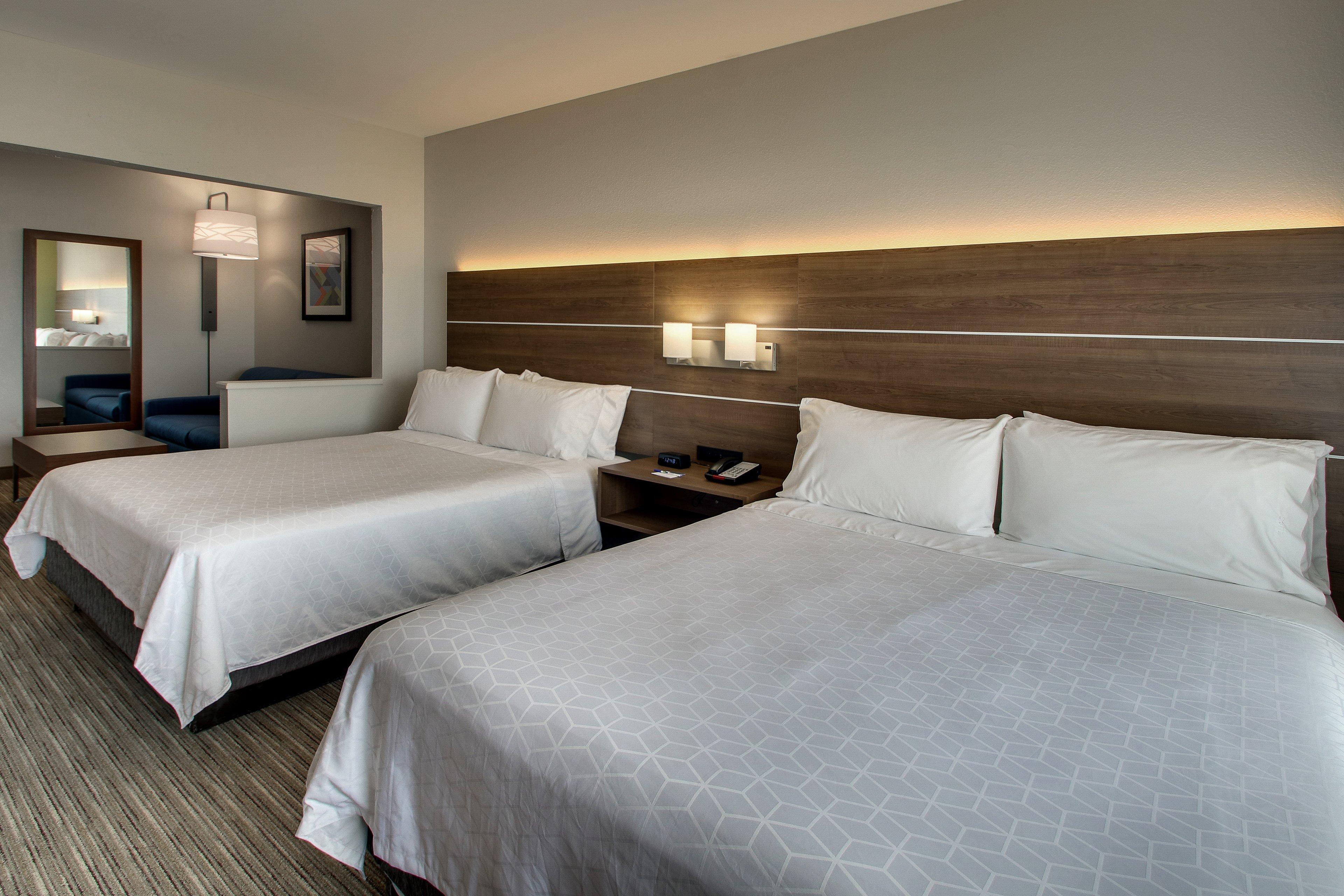 Express & Waukegan/gurnee By Ihg Hotel