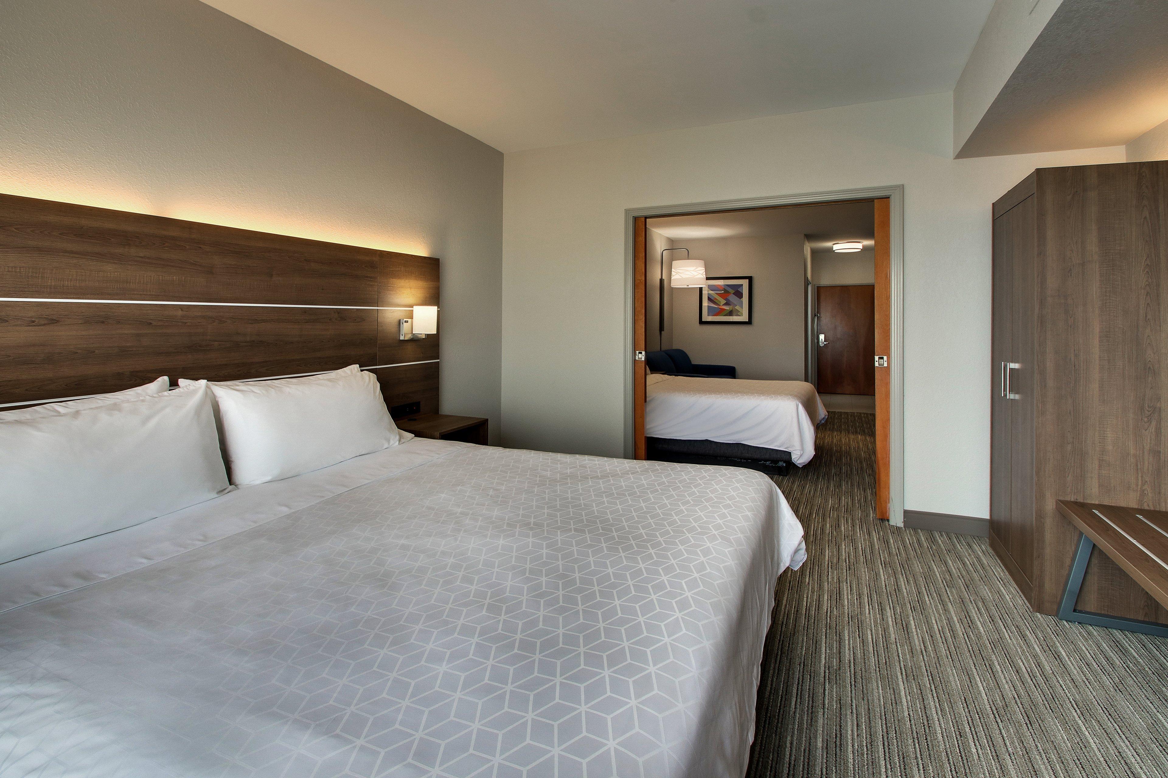 Express & Waukegan/gurnee By Ihg Hotel 2*