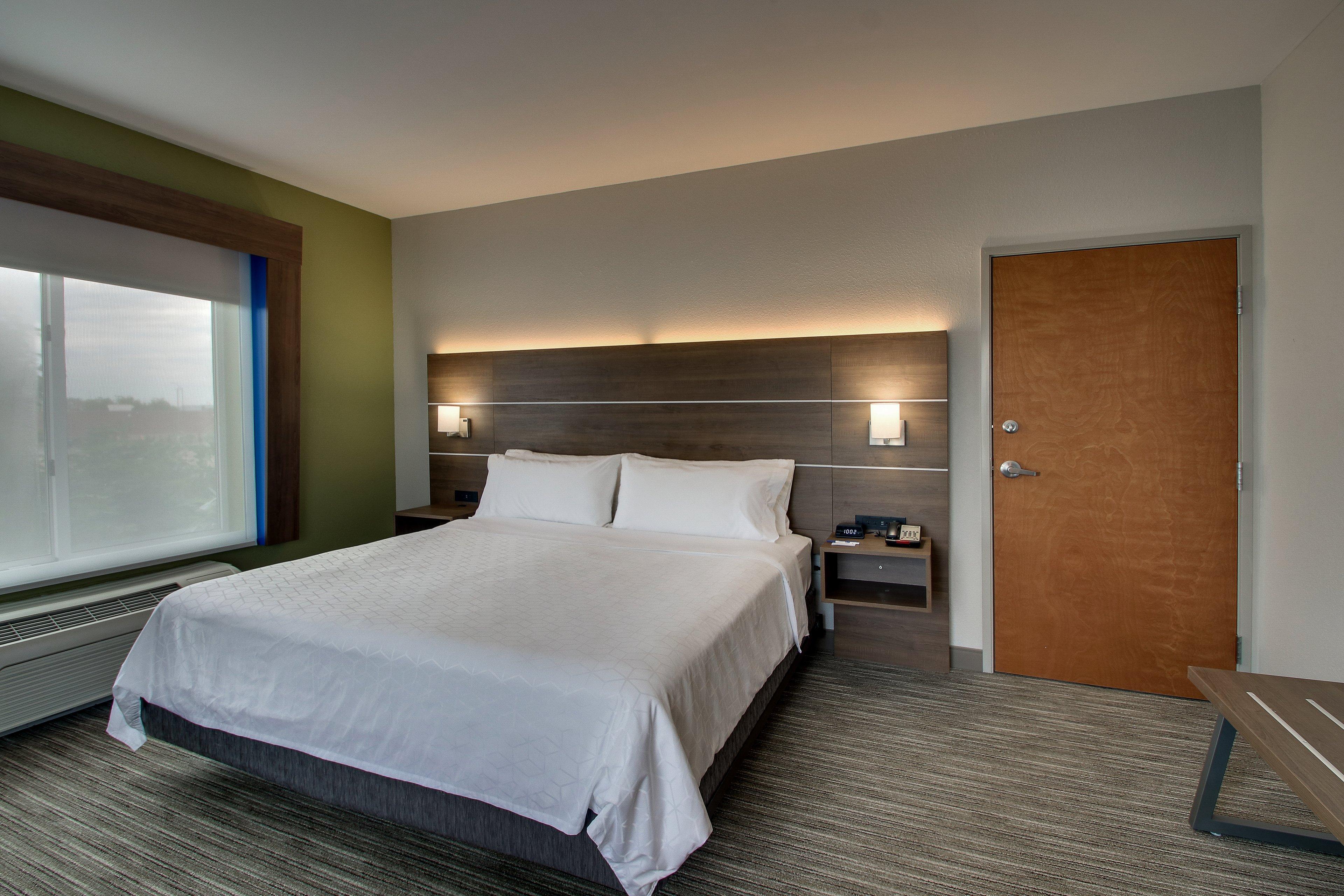Express & Waukegan/gurnee By Ihg Waukegan