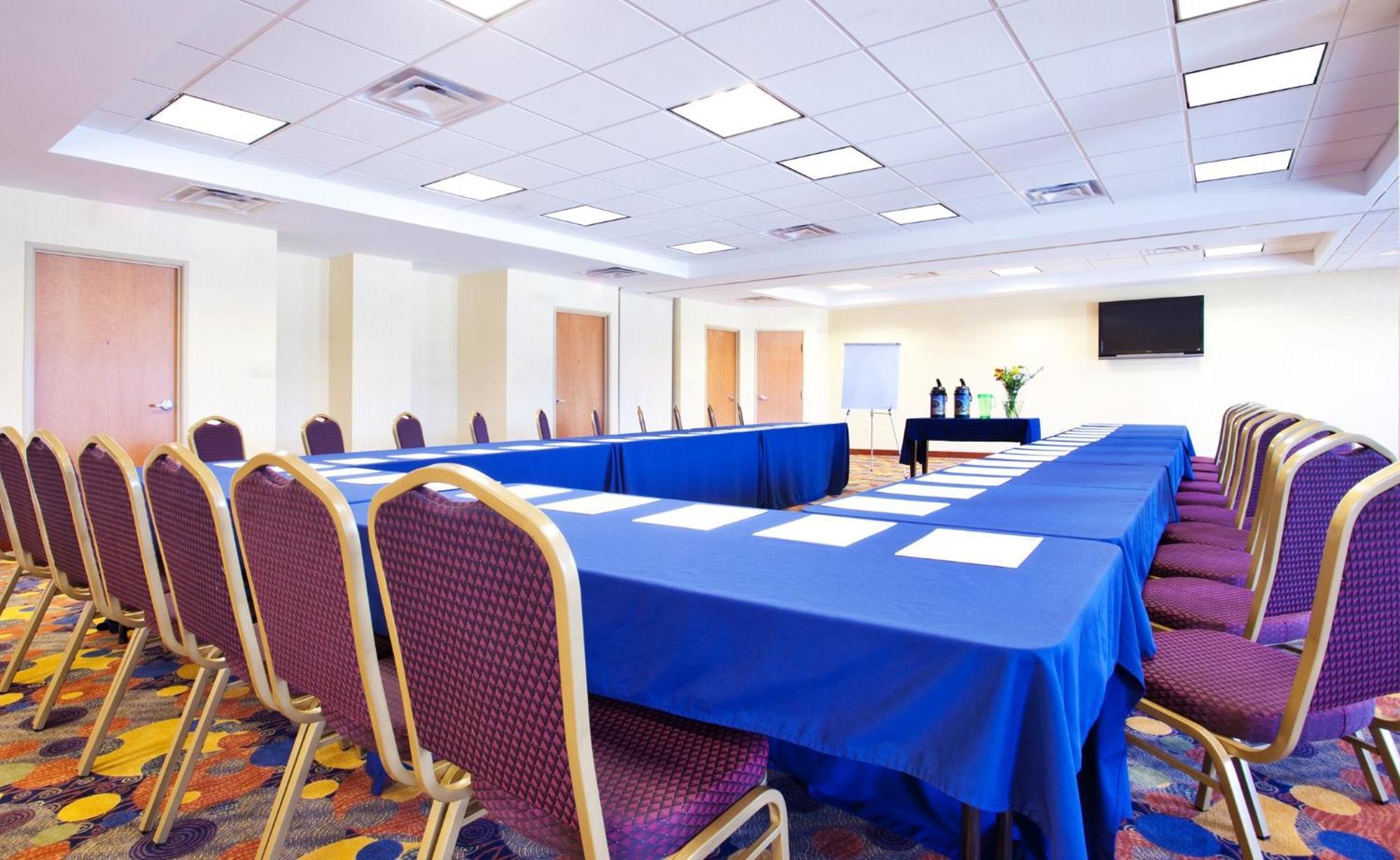 Hotel Express & Waukegan/gurnee By Ihg