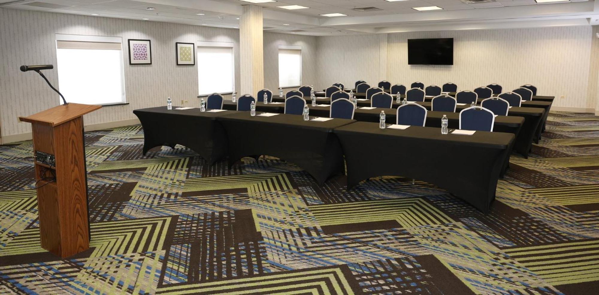 Hotel Express & Waukegan/gurnee By Ihg 2*