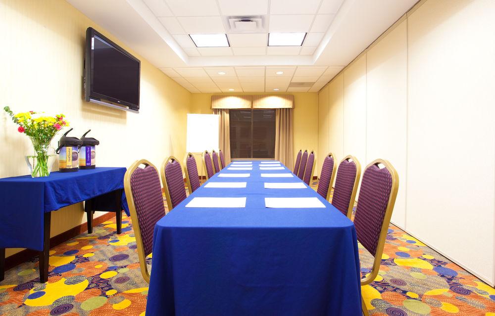 Express & Waukegan/gurnee By Ihg
