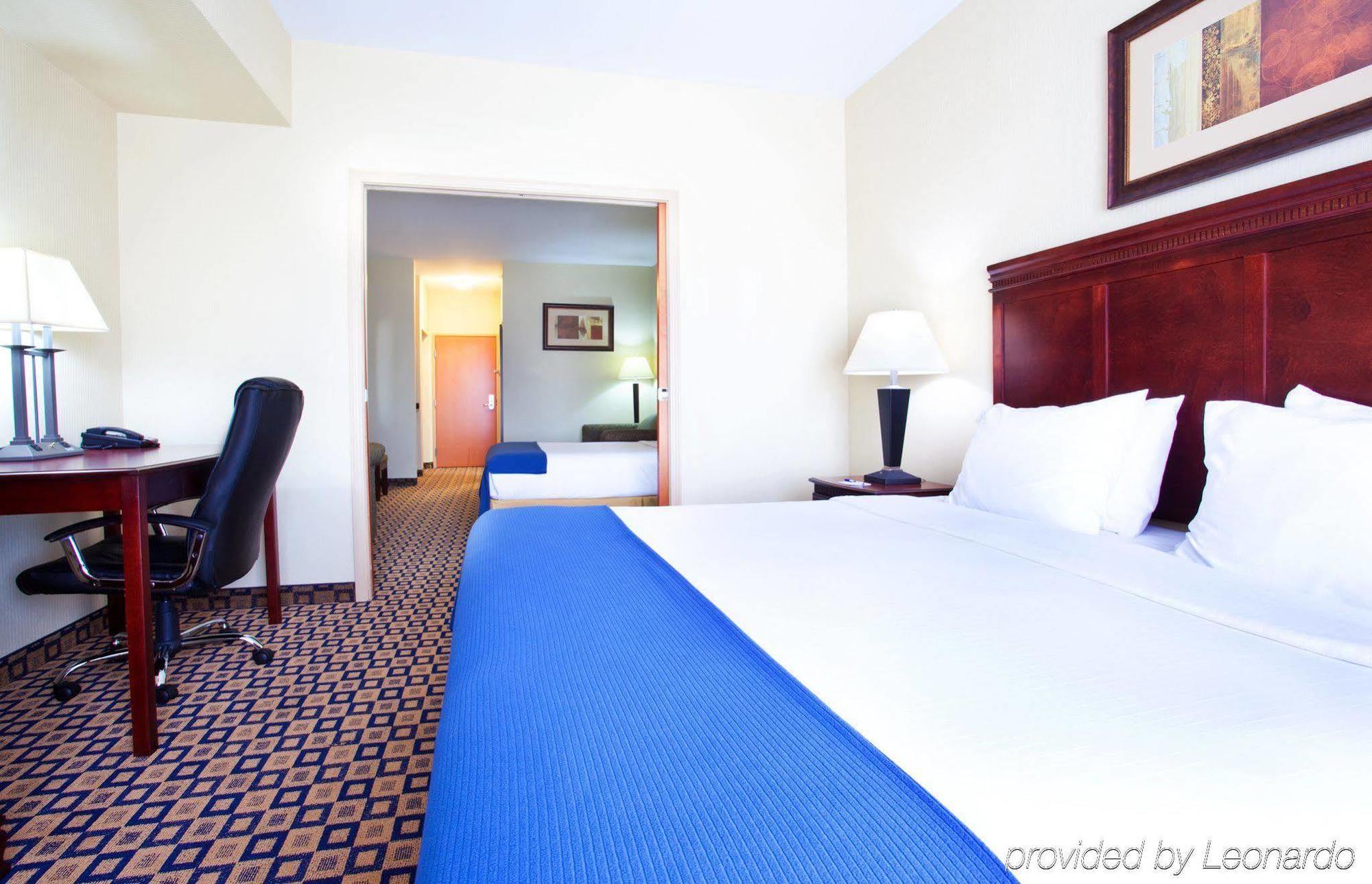 Express & Waukegan/gurnee By Ihg Hotel Waukegan